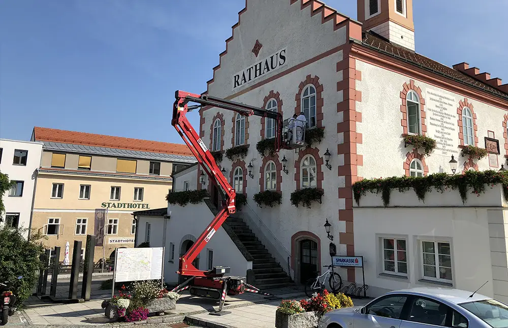 Rathaus Waidhofen mit Hinowa Hebebühne